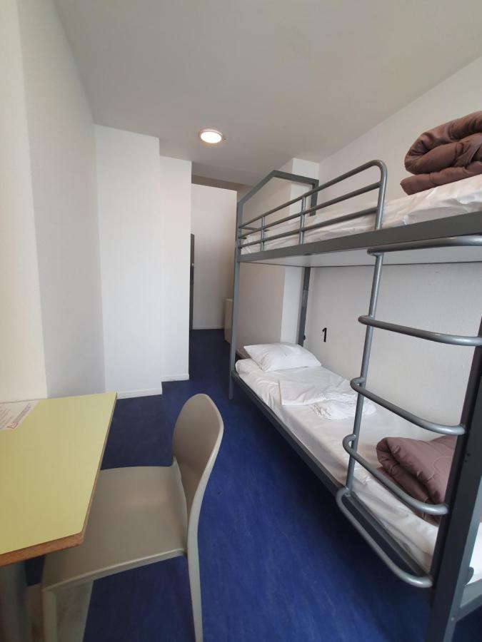 Hi Les Camelias Hostel *