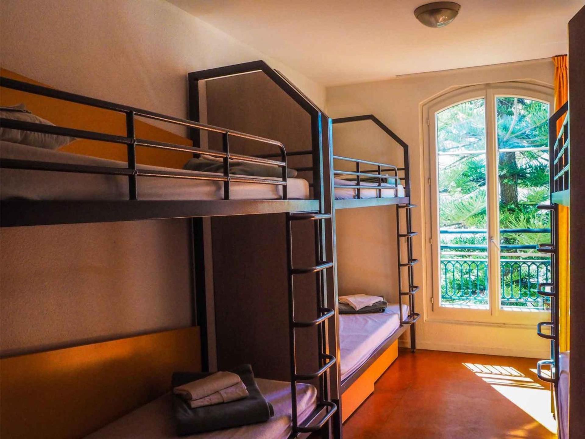 Hi Les Camelias Hostel